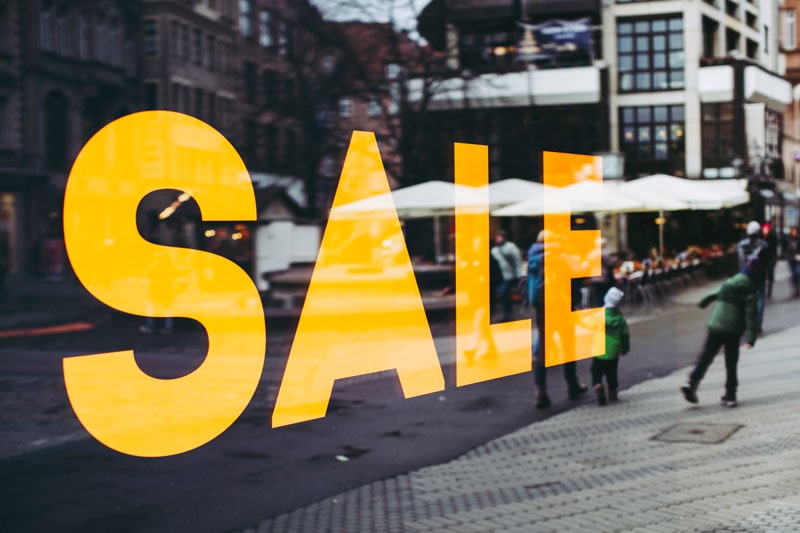 چگونه از نوسانات قیمت بیت کوین (Bitcoin) تخفیف بگیریم؟